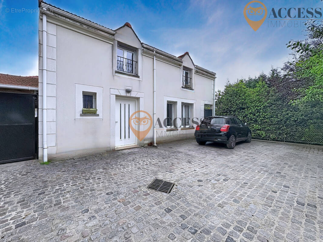 Maison à GROSLAY