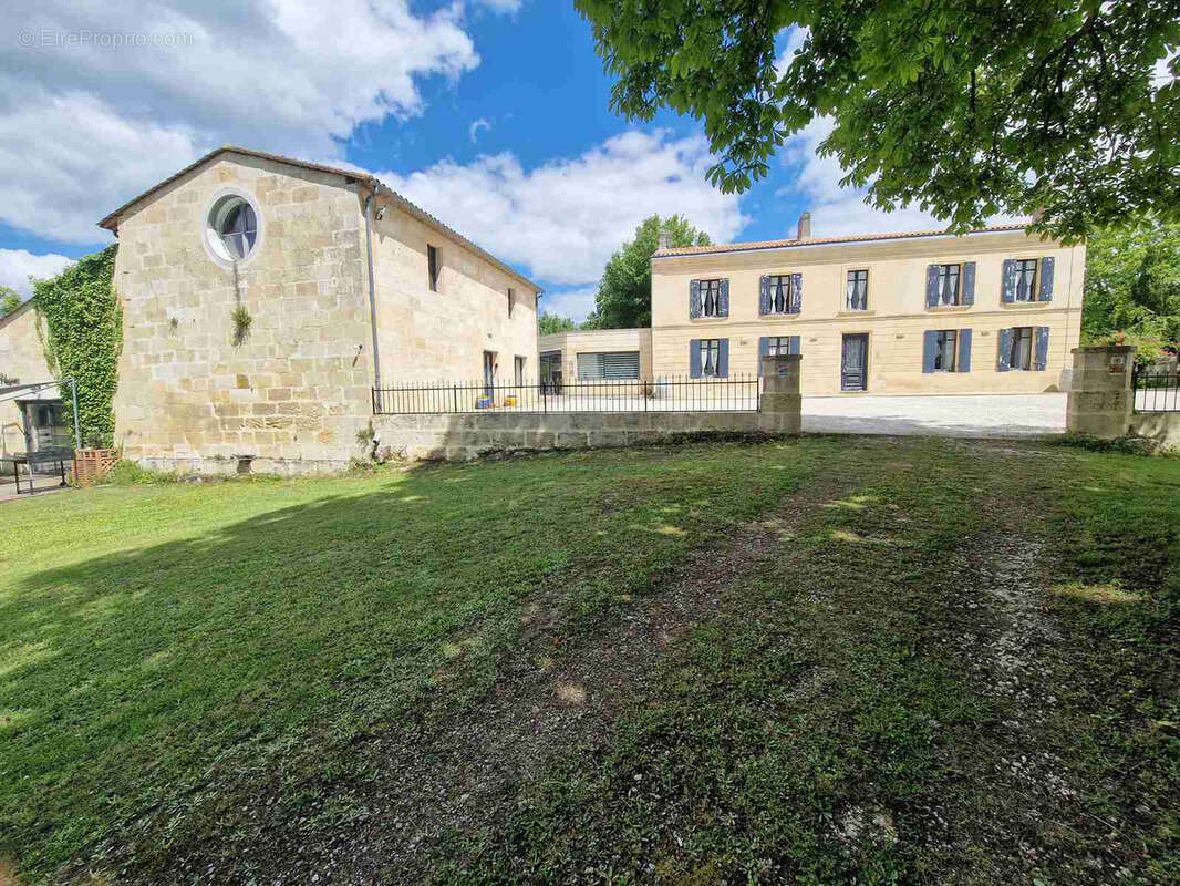 Maison à PRIGNAC-ET-MARCAMPS