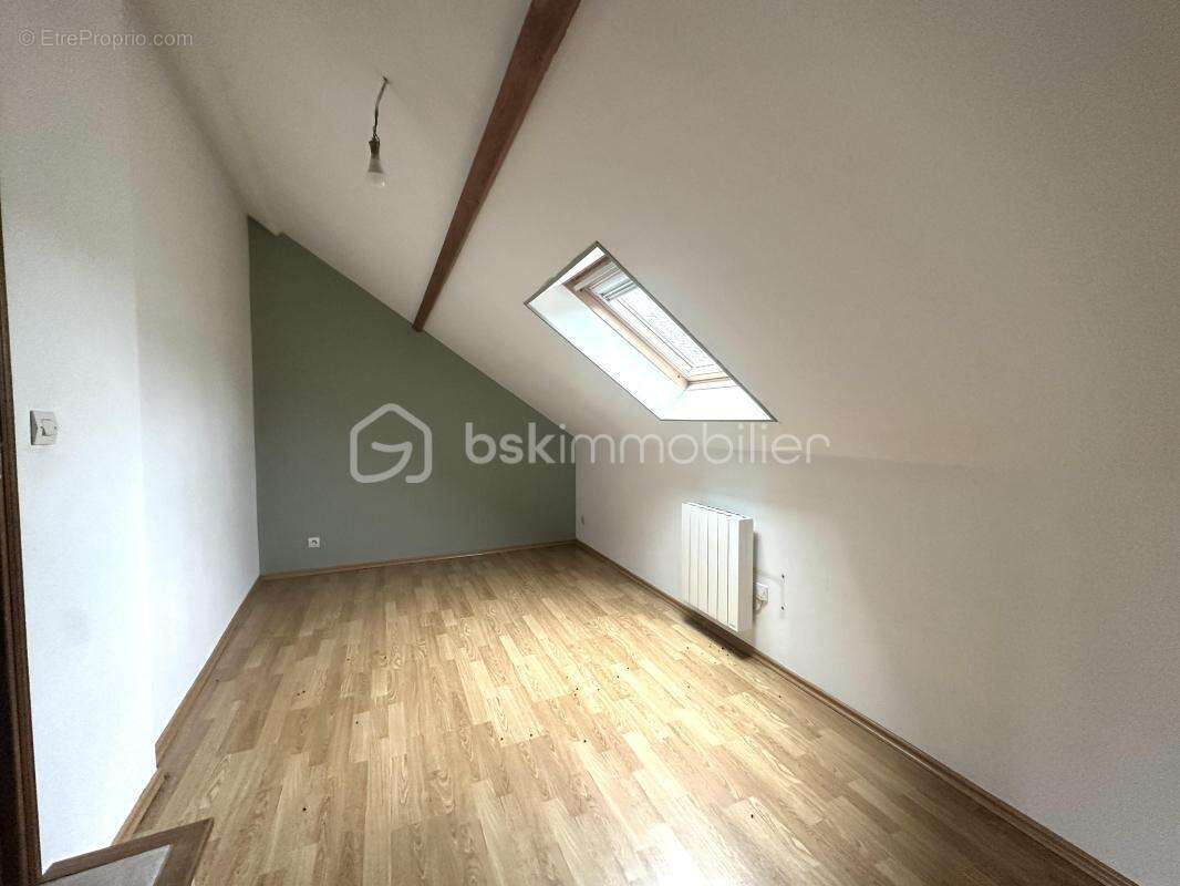 Maison à VILLENEUVE-LA-GUYARD