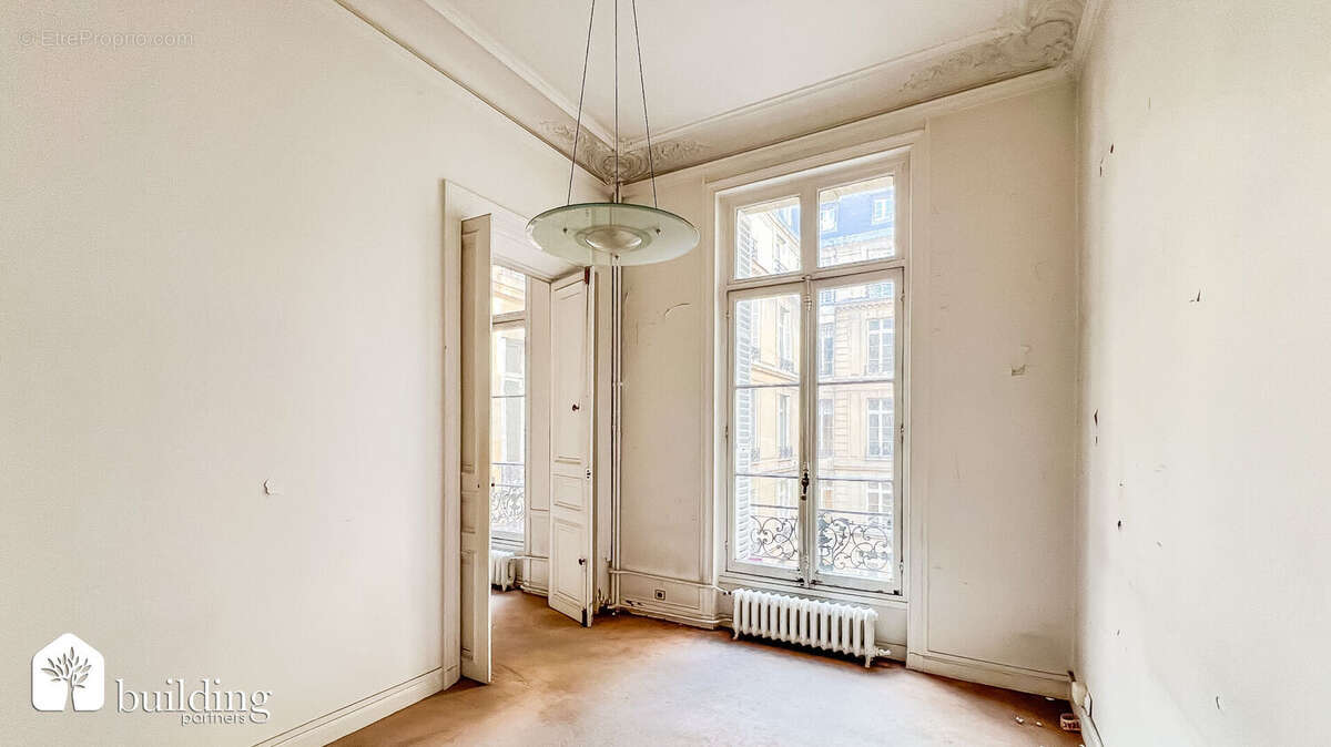 Appartement à PARIS-8E