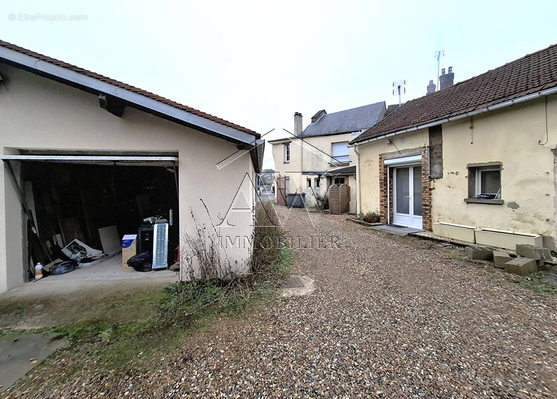 Appartement à ALLONNE