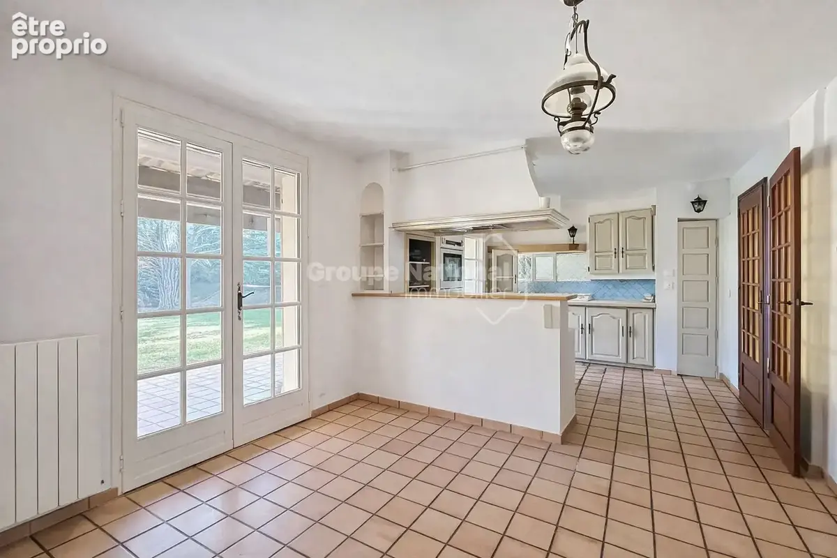 COLINE ST EUTROPE Orange Maison 190m2 , 4 chambres 2 garages de 70m2, parcelle de 3500m2 - photo 6