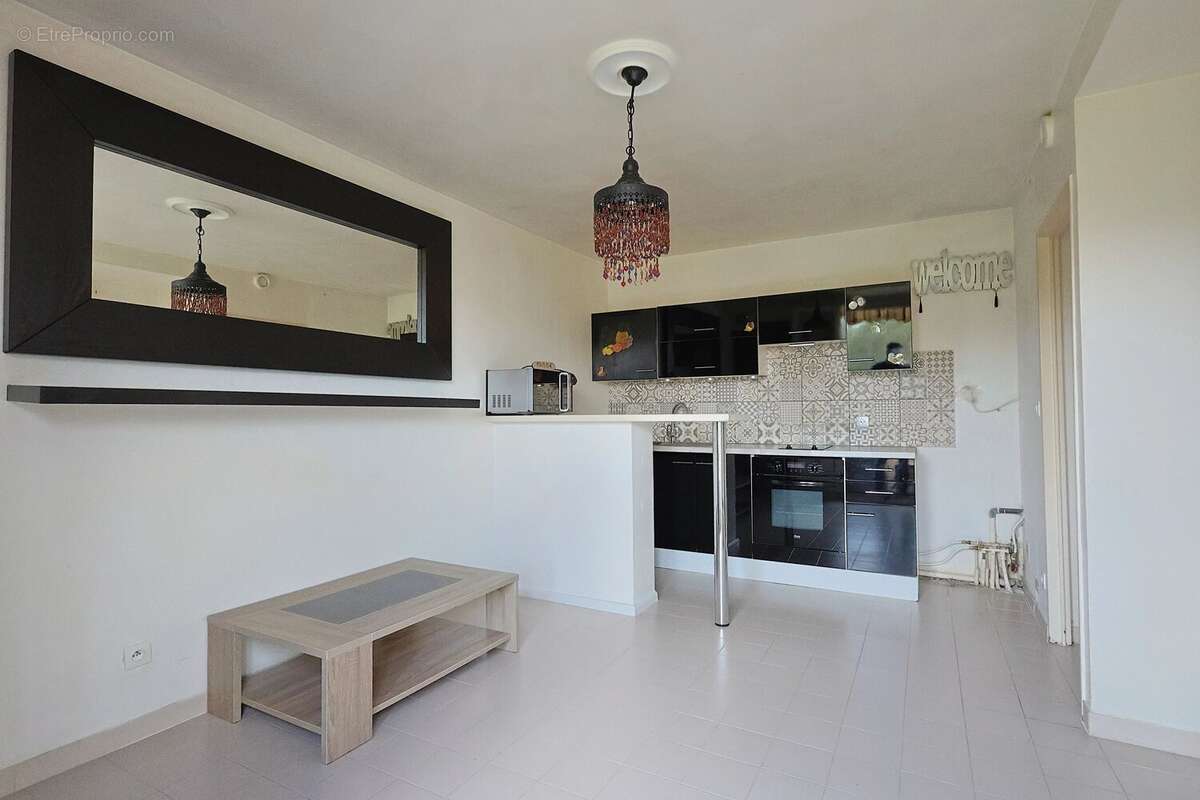 Appartement à VALLAURIS