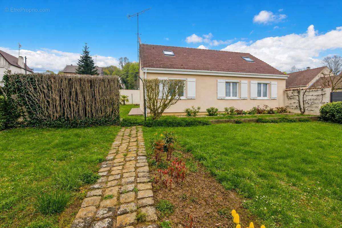 Maison à PRESLES