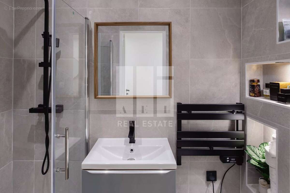 Appartement à VALLAURIS