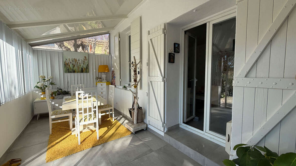 Appartement à LE CASTELLET