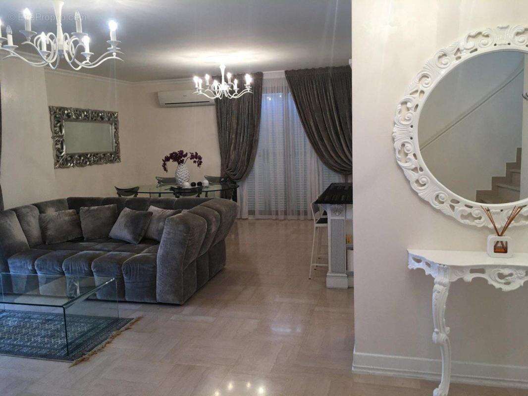 Maison à VILLENEUVE-LOUBET