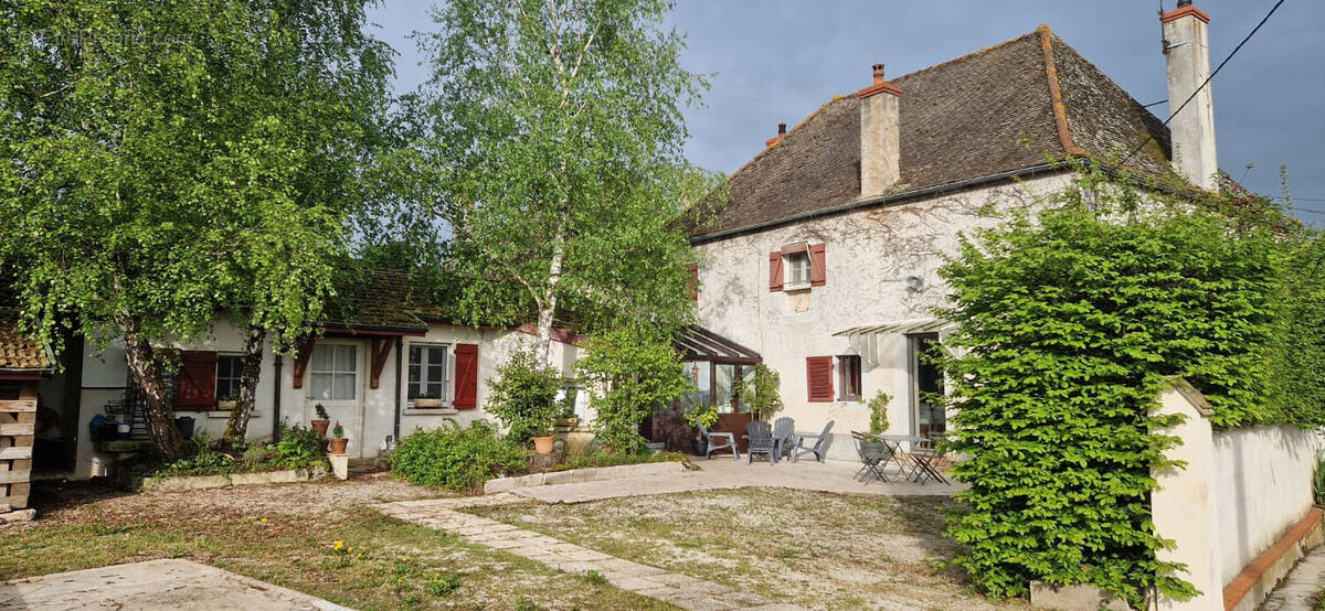 Maison à SAINT-GERVAIS-EN-VALLIERE