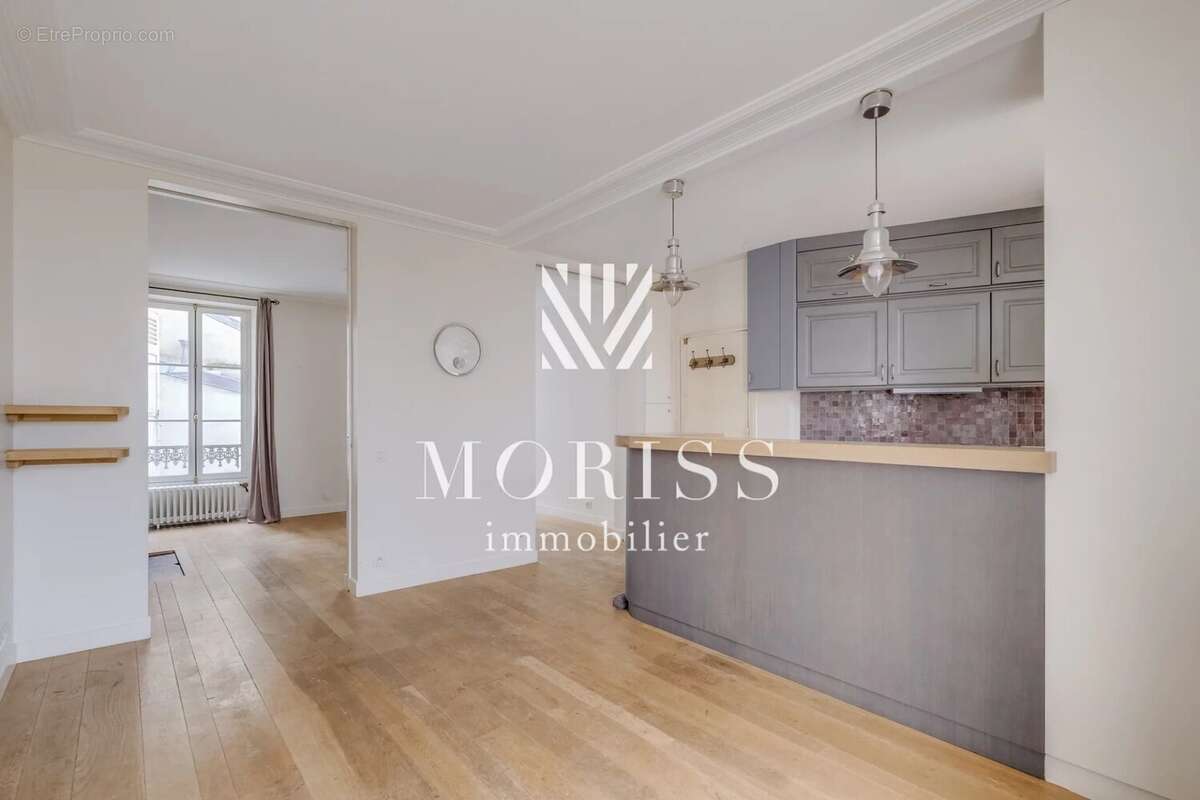 Appartement à PARIS-17E