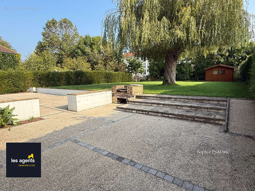 Maison à NEUFCHATEAU