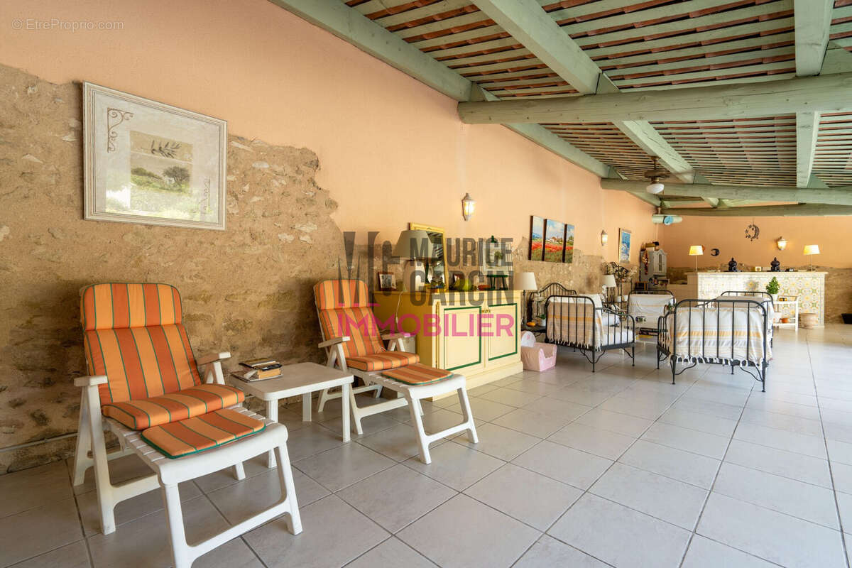 Maison à SAINT-SATURNIN-LES-AVIGNON