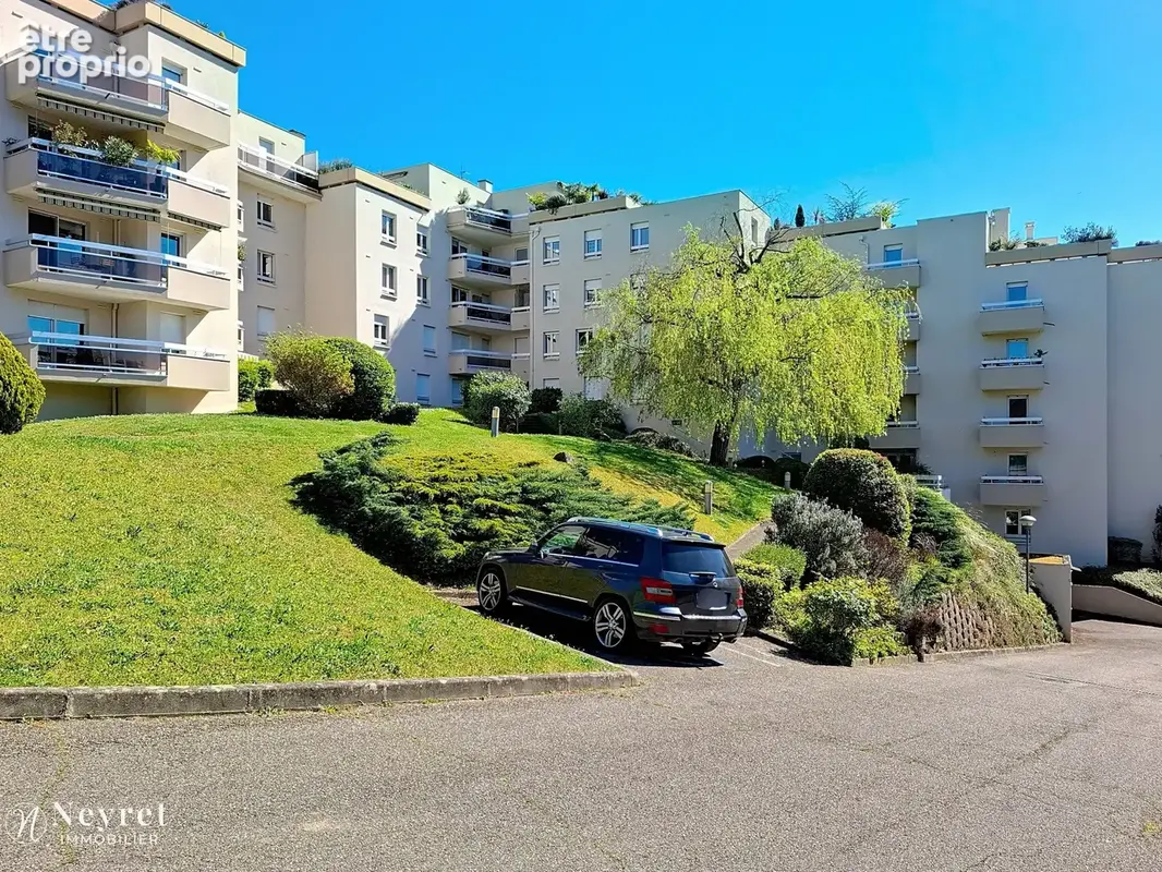 Appartement à SAINT-GENIS-LAVAL