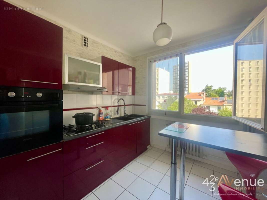 Appartement à SAINT-ETIENNE