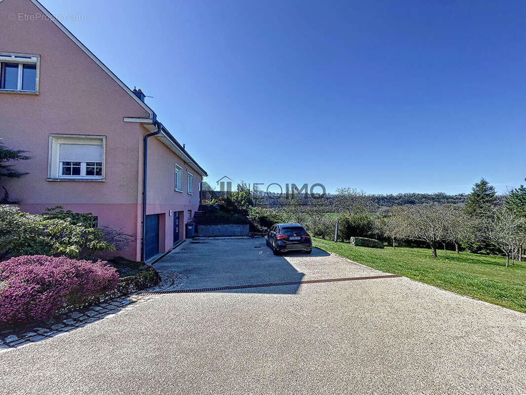 Maison à REBEUVILLE