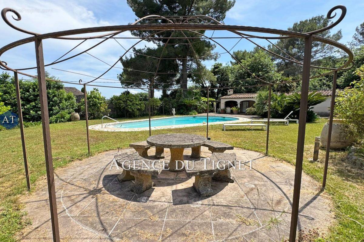 Maison à SPERACEDES