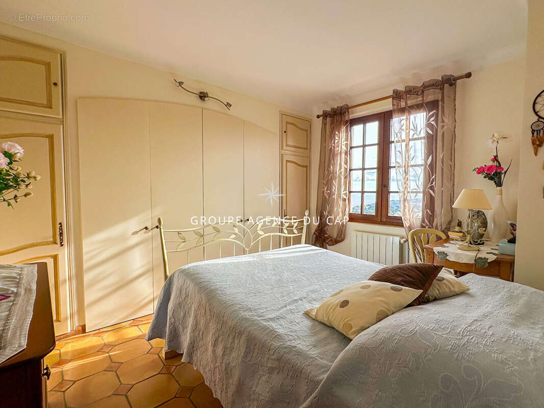 Maison à LES ISSAMBRES