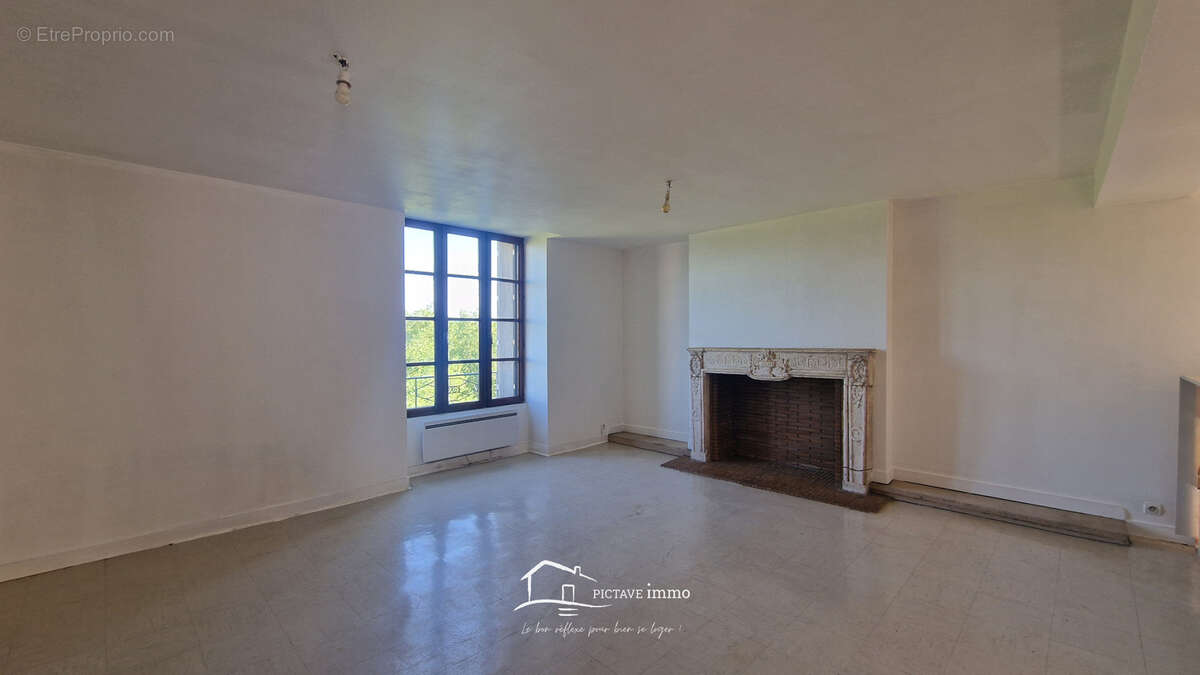 Appartement à LUSIGNAN