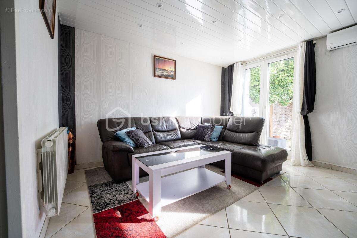 Maison 4 pièces avec jardin et garage - photo 5