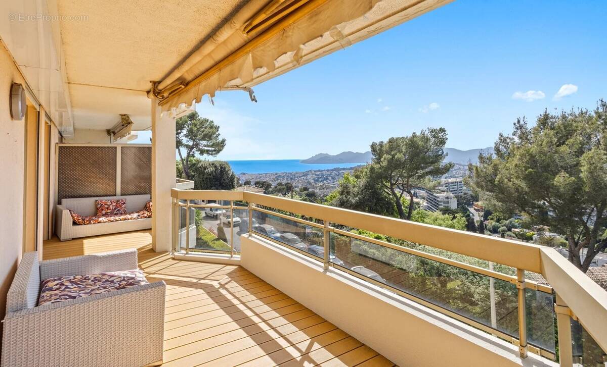 Appartement à LE CANNET