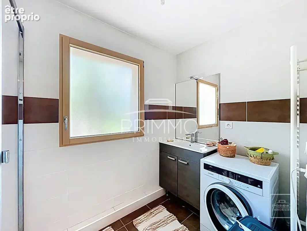 Bron, t2, 45.2m², dernier etage avec terrasset - photo 7