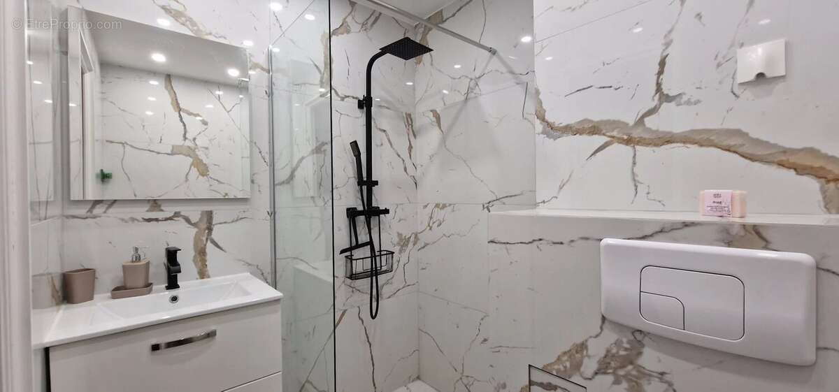 Appartement à ROQUEBRUNE-CAP-MARTIN