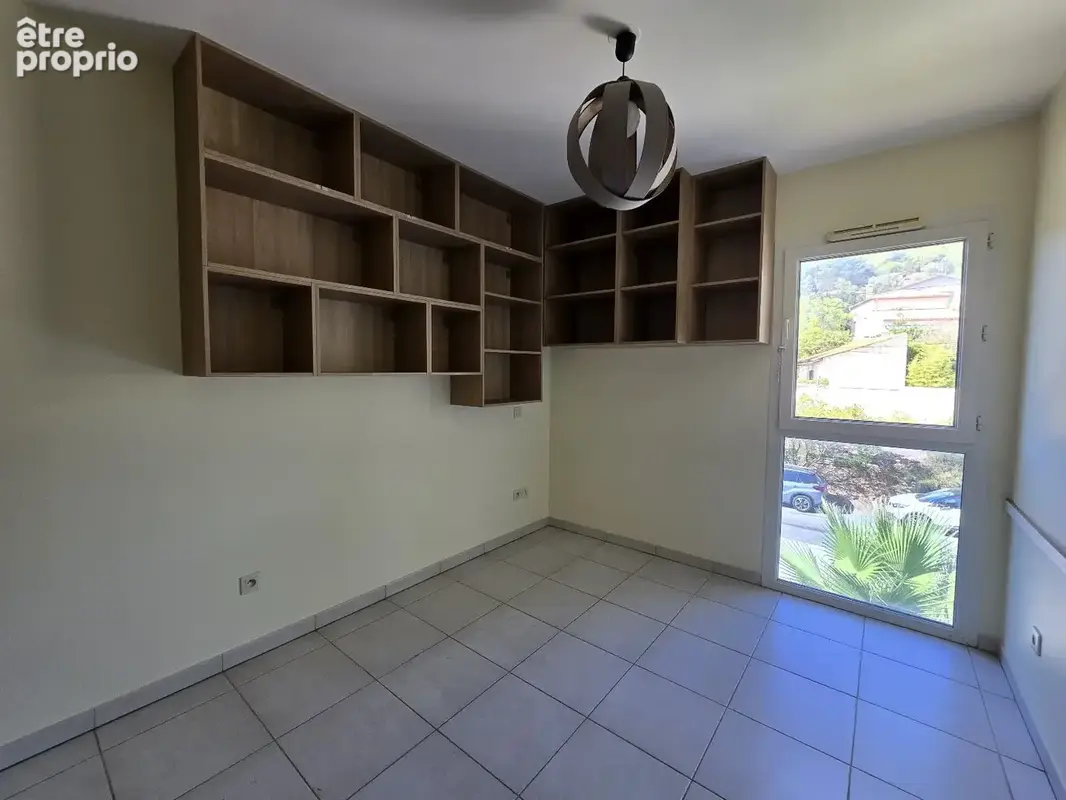 Corniche  Résidence de standing, appartement T4 avec terrasse vue mer, garage et parking privatif - photo 7