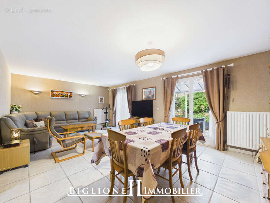 Maison à CHELLES