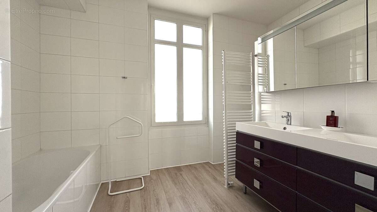 Maison de maitre de type t8 de 202 m2 avec piscine - photo 16