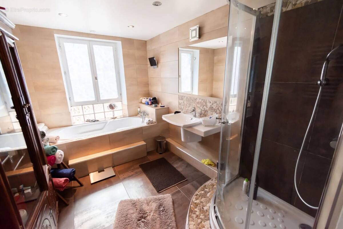 Maison à MONTMORENCY