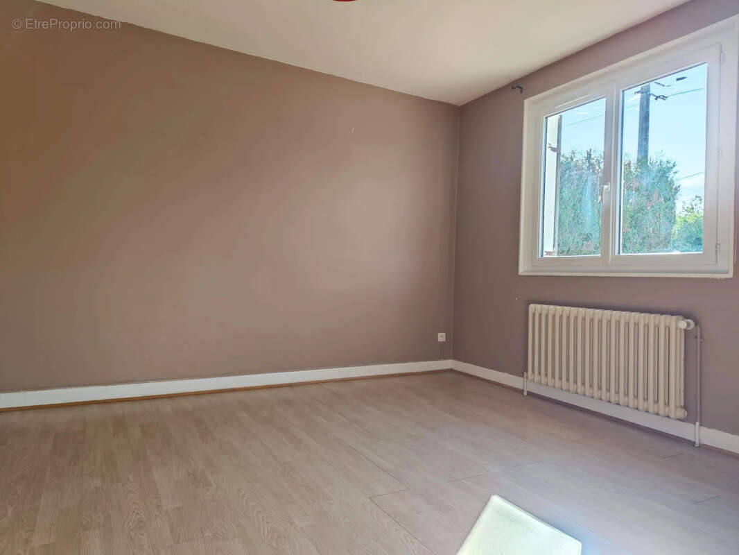 Maison à CERCY-LA-TOUR