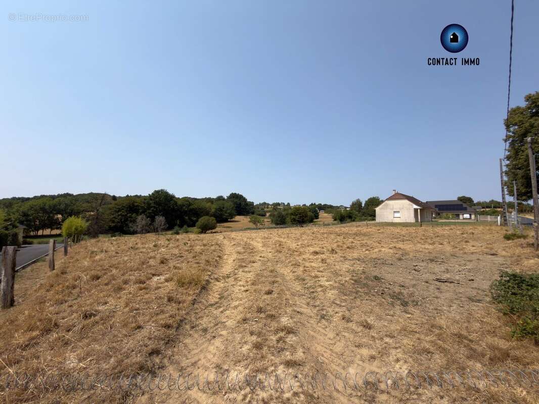 Terrain 2500 m² à Saint-Bonnet-L'enfantier  - photo 2