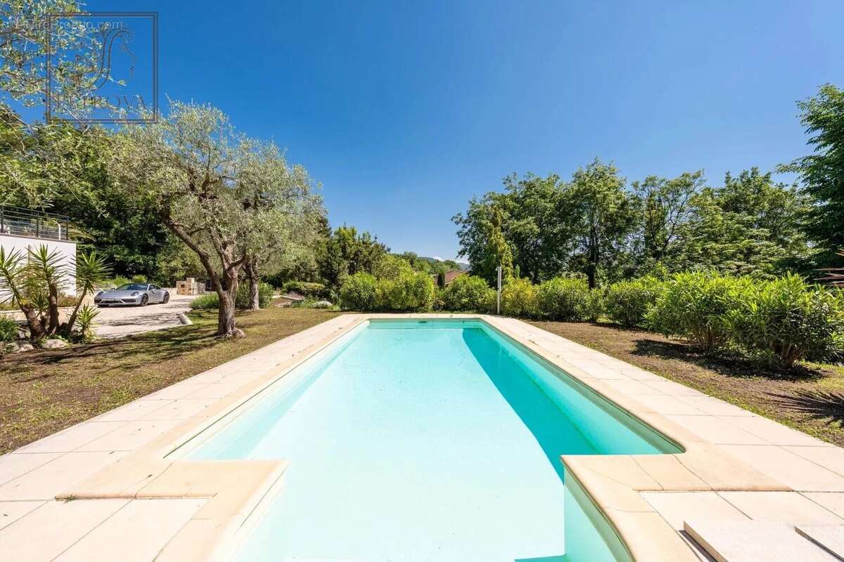 Maison à TOURRETTES-SUR-LOUP