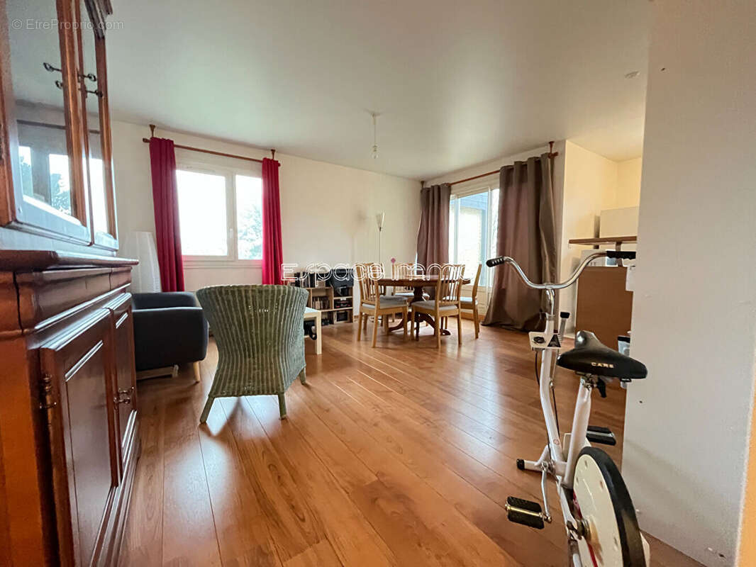 Appartement à MONT-SAINT-AIGNAN