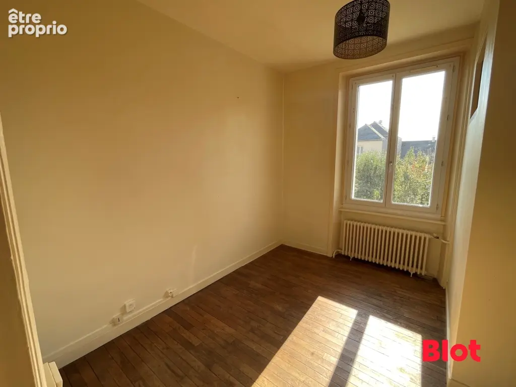 Maison 5 pièces 81 m² à vendre à Fougeres (35300) - photo 3