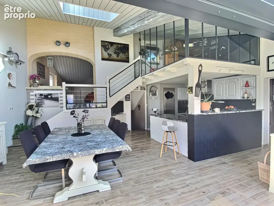 Maison avec piscine, jacuzzi et beaux espaces annexes - photo 4