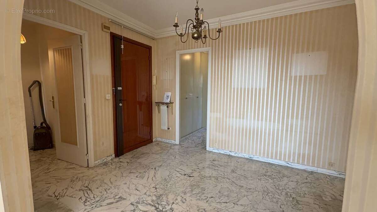 Appartement à VENCE