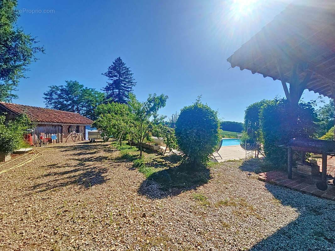 Maison à MONTREVEL-EN-BRESSE