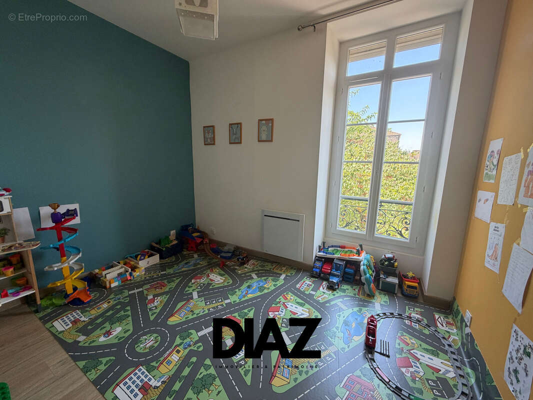 Appartement P5 au premier étage   Jardin privatif 100 m2   2 parkings - photo 3