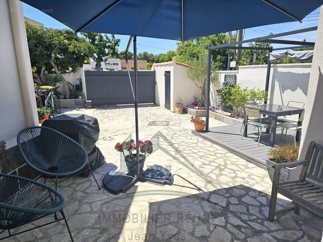 Maison à CHATEAUNEUF-LES-MARTIGUES