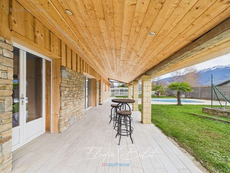Maison de charme de plain-pied avec piscine et dépendances – MONTAILLEUR (73) - photo 3