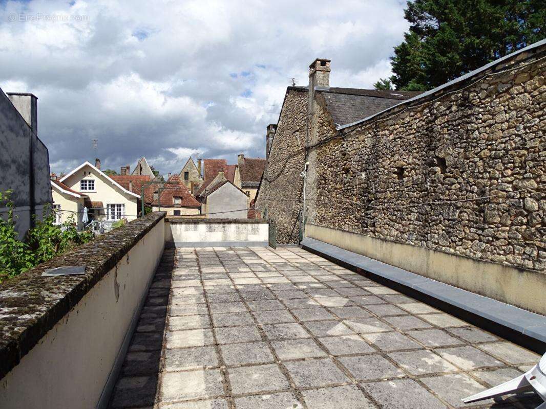 Immeuble Montignac Lascaux 7 pièce(s) 169 m2 - photo 4