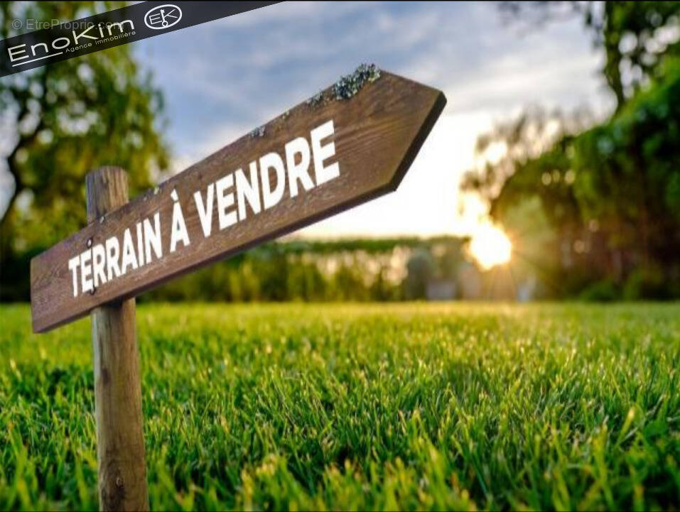 Terrain à SAINT-VINCENT-SUR-JARD