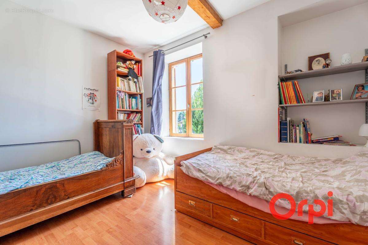 Maison familiale de caractère de 158 m² avec jardin, véranda, garage et cave - photo 10