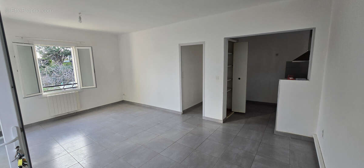 Appartement à BEAUMES-DE-VENISE