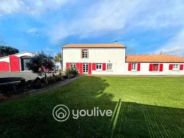 Maison à COMMEQUIERS