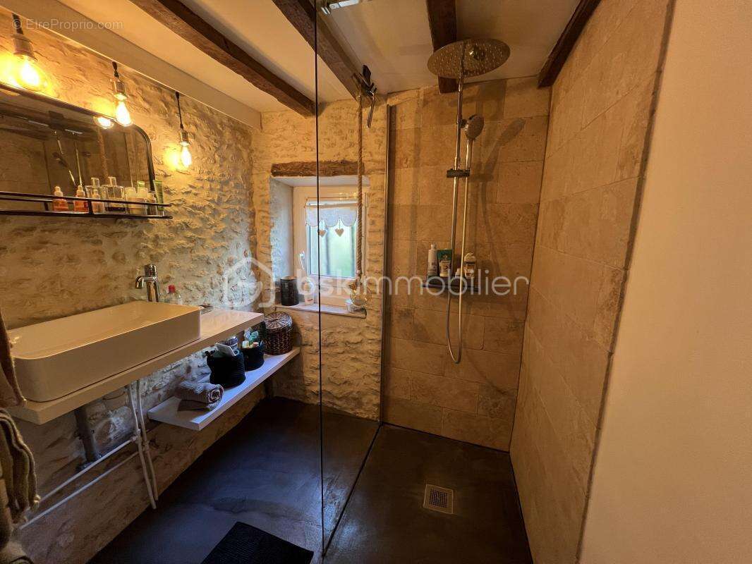 Maison à SAINT-LUBIN-DE-LA-HAYE