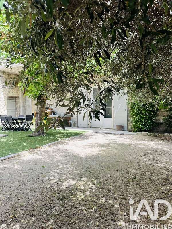 Maison 207 m² à Beaucaire  - photo 2