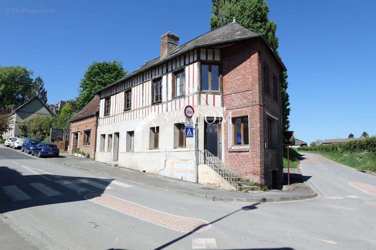 Maison à BURES-EN-BRAY