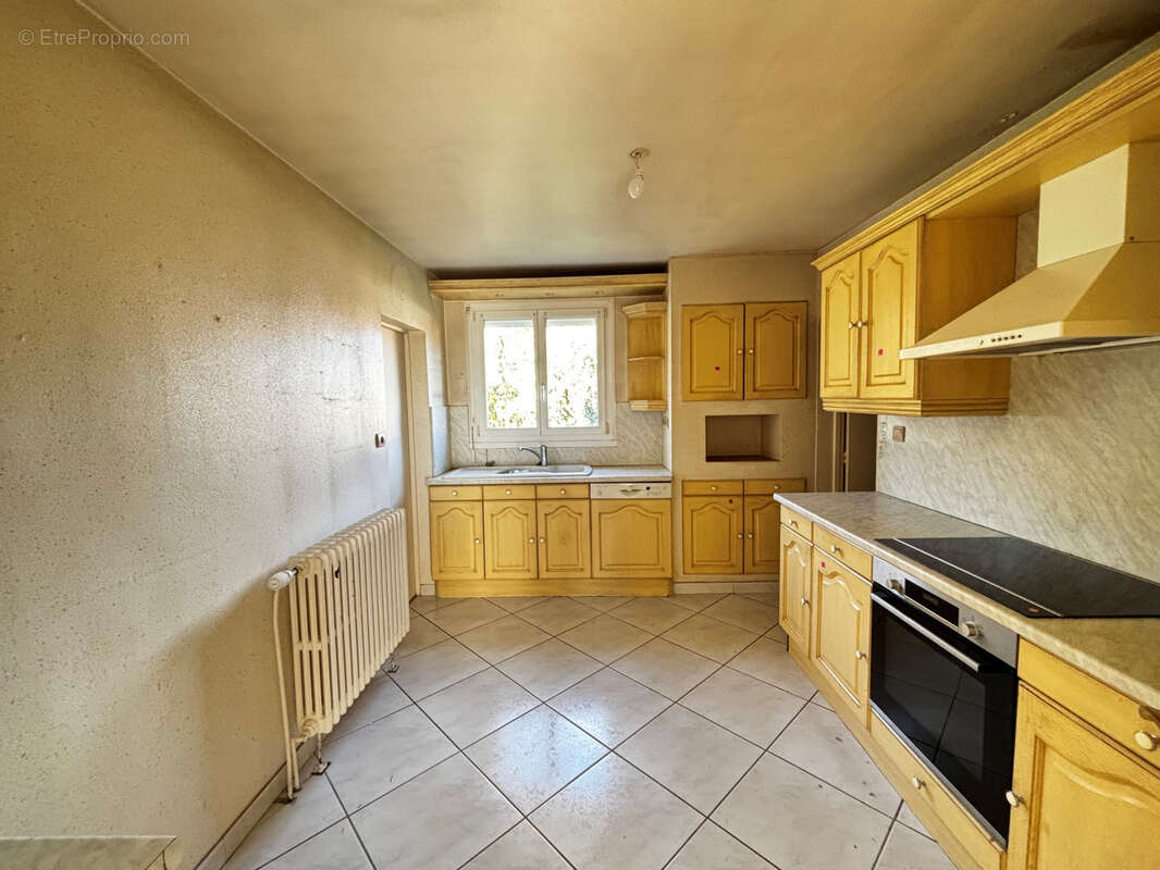 Maison à VIEUX-CHARMONT