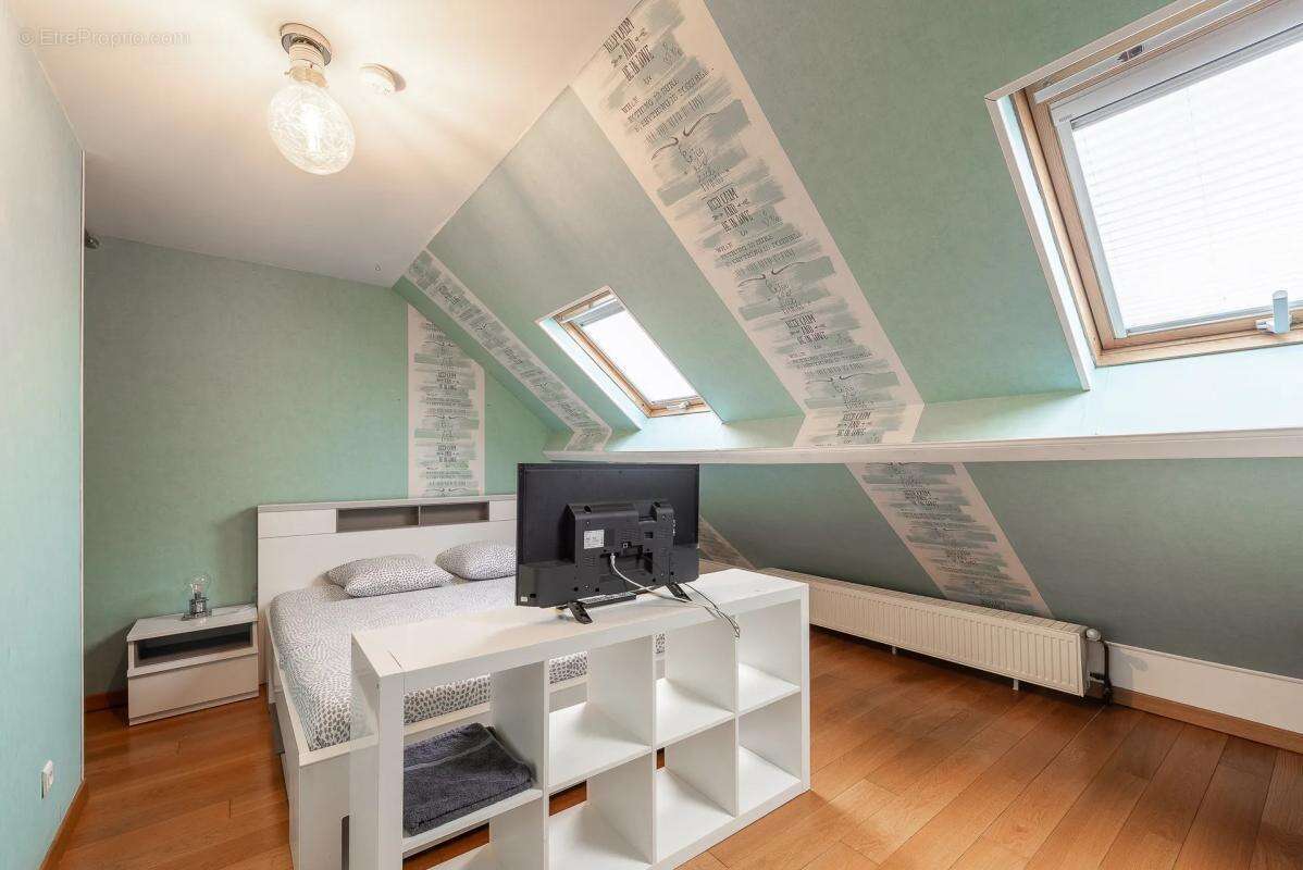 Maison familiale avec studio indépendant – 178 m2 – Chessy Bourg - photo 11
